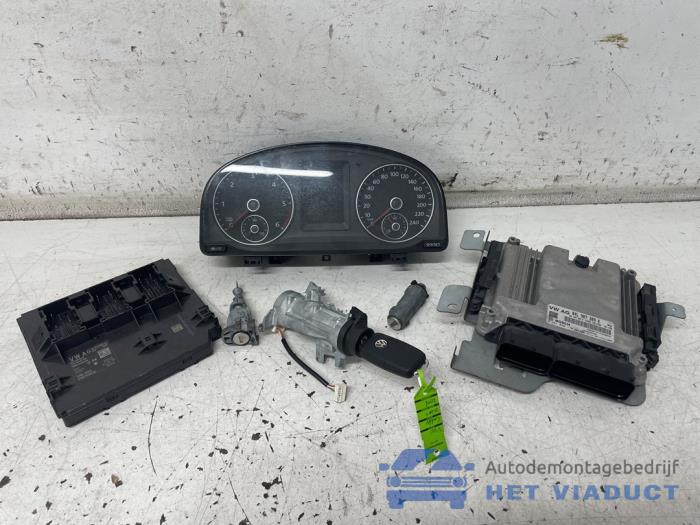 Used Ignition lock + computer Volkswagen Caddy IV 2.0 TDI 102 Price € 400,00 Margin scheme offered by Het Viaduct