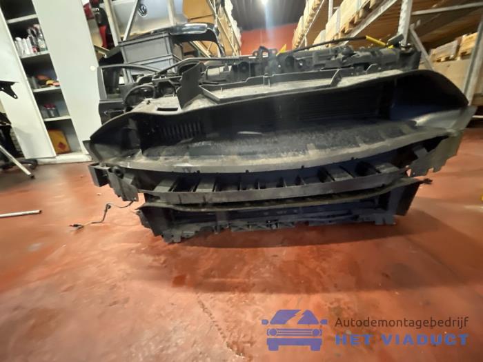 Używane Panel przedni Ford Fiesta 7 1.5 TDCi 85 Cena € 750,00 Procedura marży oferowane przez Het Viaduct