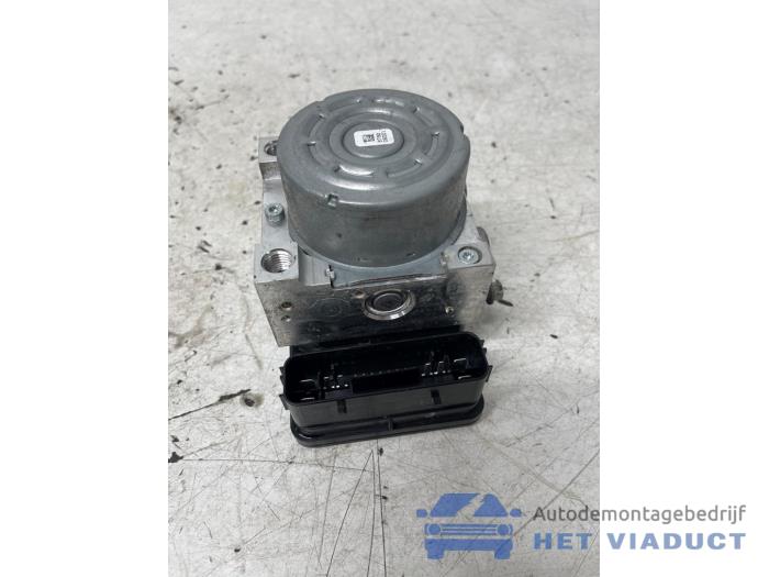 Begagnade ABS-pump Ford Fiesta 7 1.5 TDCi 85 Pris € 220,00 Marginaltabell erbjuds av Het Viaduct