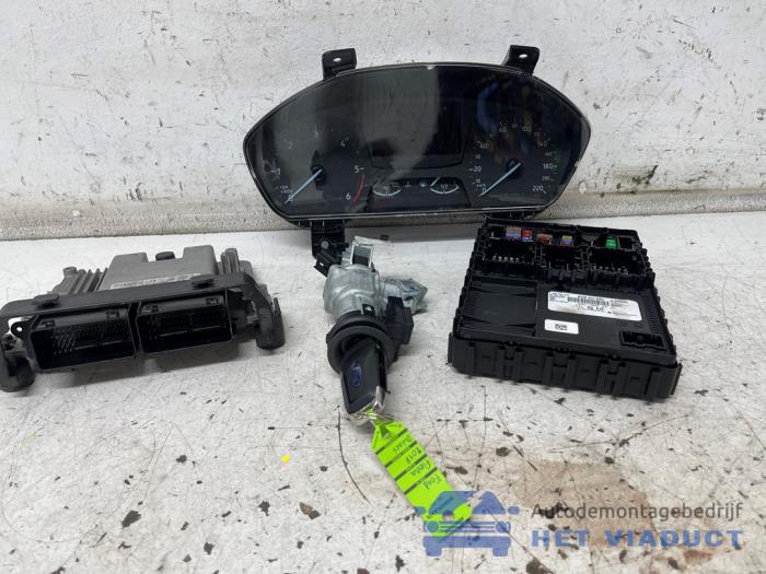 Used Ignition lock + computer Ford Fiesta 7 1.5 TDCi 85 Price € 500,00 Margin scheme offered by Het Viaduct
