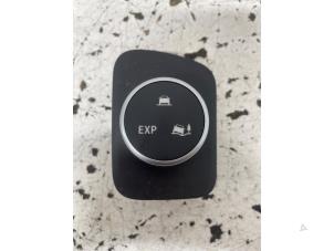 Usagé Commutateur ESP Renault Captur (2R) 1.2 TCE 16V EDC Prix € 140,00 Règlement à la marge proposé par Het Viaduct