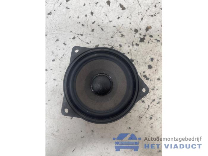 Używane Glosnik BMW M135 (F40) M135i xDrive 2.0 TwinPower 16V Cena € 15,00 Procedura marży oferowane przez Het Viaduct