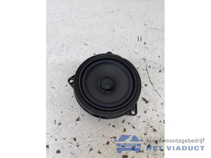 Używane Glosnik BMW M135 (F40) M135i xDrive 2.0 TwinPower 16V Cena € 15,00 Procedura marży oferowane przez Het Viaduct