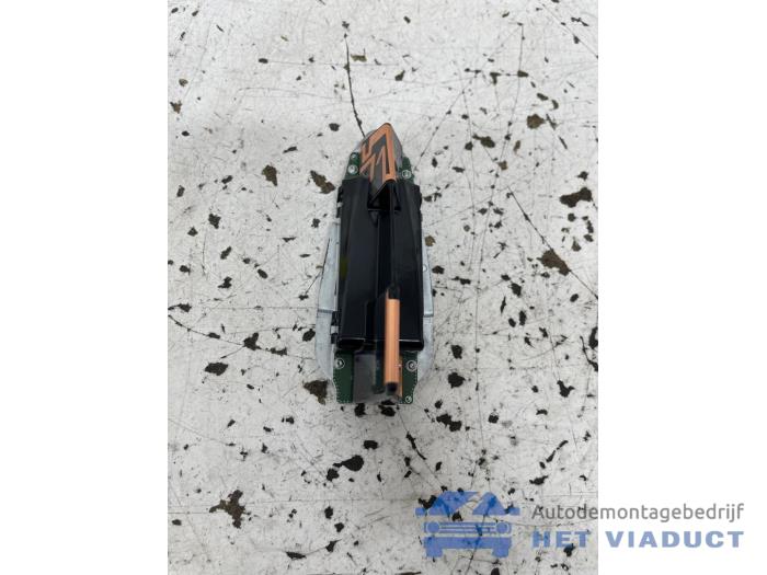 Używane Antena BMW M135 (F40) M135i xDrive 2.0 TwinPower 16V Cena € 40,00 Procedura marży oferowane przez Het Viaduct