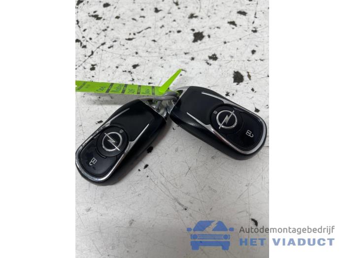 Begagnade Nyckel Opel Mokka/Mokka X 1.4 Turbo 16V 4x2 Pris € 50,00 Marginaltabell erbjuds av Het Viaduct