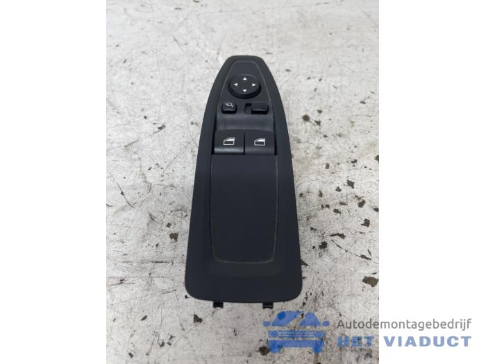 Usados Interruptor combinado de ventanillas BMW M1 (F21) M140i 3.0 24V Precio € 35,00 Norma de margen ofrecido por Het Viaduct