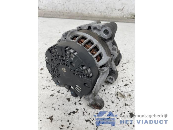Dynamo van een BMW M1 (F21) M140i 3.0 24V 2016