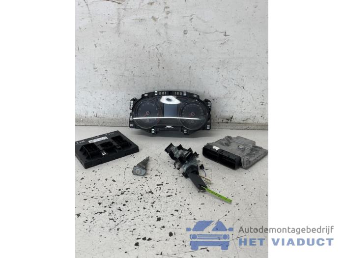 Used Ignition lock + computer Volkswagen Golf VII (AUA) 2.0 GTI 16V Price € 650,00 Margin scheme offered by Het Viaduct