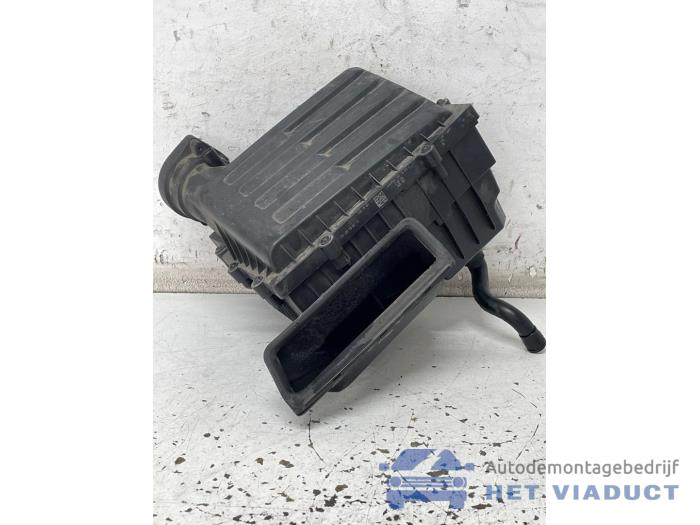 Begagnade Luftfilterhus Skoda Octavia Combi (5EAC) 2.0 TDI RS 16V Pris € 50,00 Marginaltabell erbjuds av Het Viaduct