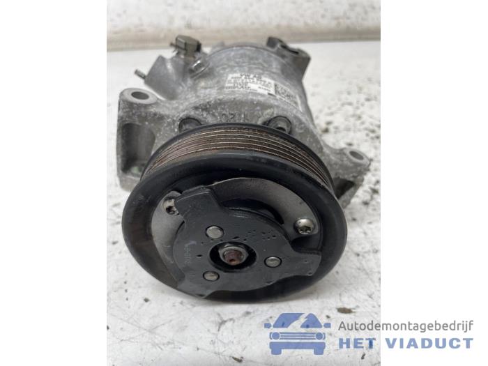 Usagé Pompe clim Skoda Octavia Combi (5EAC) 2.0 TDI RS 16V Prix € 110,00 Règlement à la marge proposé par Het Viaduct