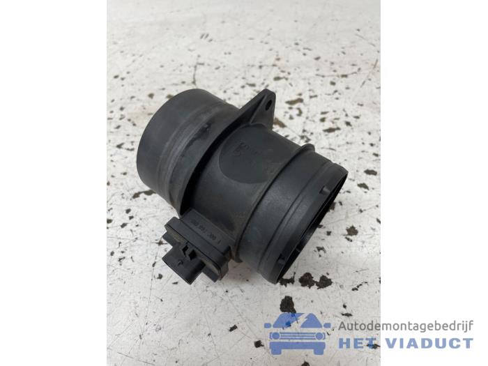 Used Airflow meter Skoda Octavia Combi (5EAC) 2.0 TDI RS 16V Price € 15,00 Margin scheme offered by Het Viaduct