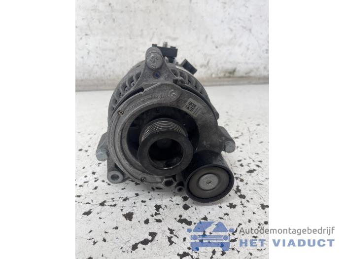 Usagé Dynamo BMW 1 serie (F40) 118d 2.0 16V Prix € 120,00 Règlement à la marge proposé par Het Viaduct