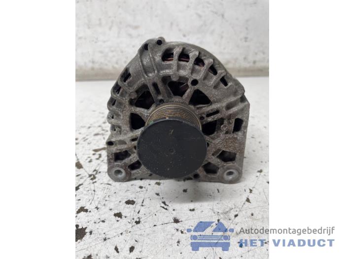 Usagé Dynamo Renault Captur I (2R) 1.2 TCE 16V EDC Prix € 60,00 Règlement à la marge proposé par Het Viaduct