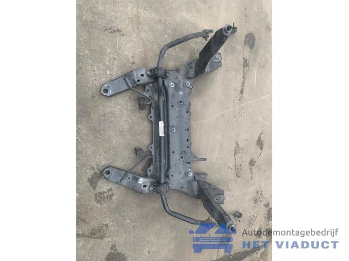Used Subframe BMW 1 serie (F40) 118d 2.0 16V Price € 220,00 Margin scheme offered by Het Viaduct
