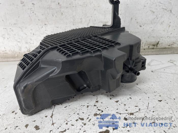 Gebrauchte Luftfiltergehäuse Renault Captur I (2R) 1.2 TCE 16V EDC Preis € 50,00 Margenregelung angeboten von Het Viaduct