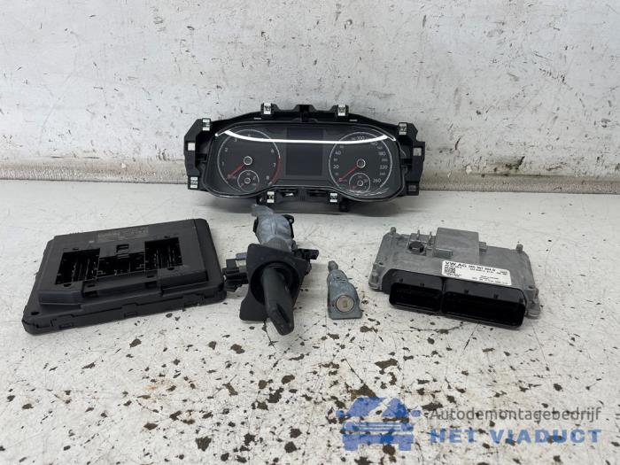 Used Ignition lock + computer Volkswagen Polo VI (AW1) 1.0 TSI 12V Price € 550,00 Margin scheme offered by Het Viaduct