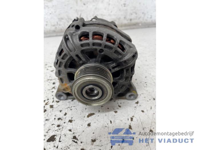 Used Dynamo Opel Crossland (X) 1.2 12V Price € 70,00 Margin scheme offered by Het Viaduct
