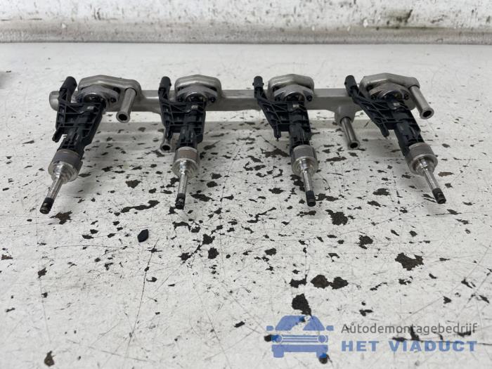 Usagé Système d'injection BMW M135 (F40) M135i xDrive 2.0 TwinPower 16V Prix € 240,00 Règlement à la marge proposé par Het Viaduct