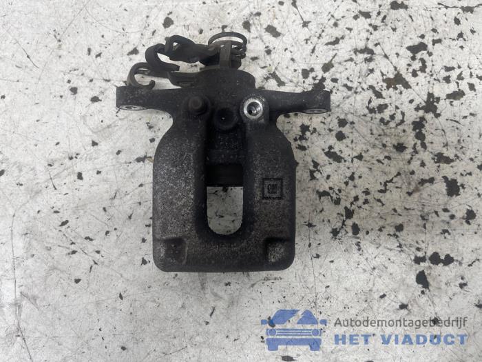 Gebrauchte Bremszange links hinten Opel Astra K Sports Tourer 1.2 Turbo 12V Preis € 40,00 Margenregelung angeboten von Het Viaduct