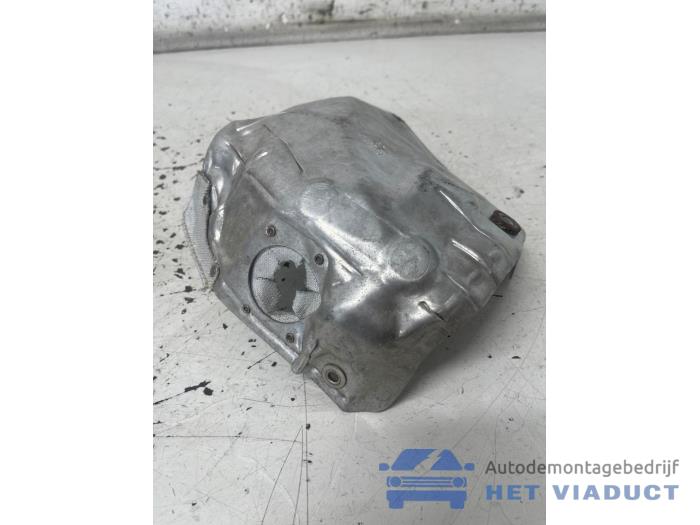 Begagnade Värmesköld Opel Astra K Sports Tourer 1.2 Turbo 12V Pris € 25,00 Marginaltabell erbjuds av Het Viaduct