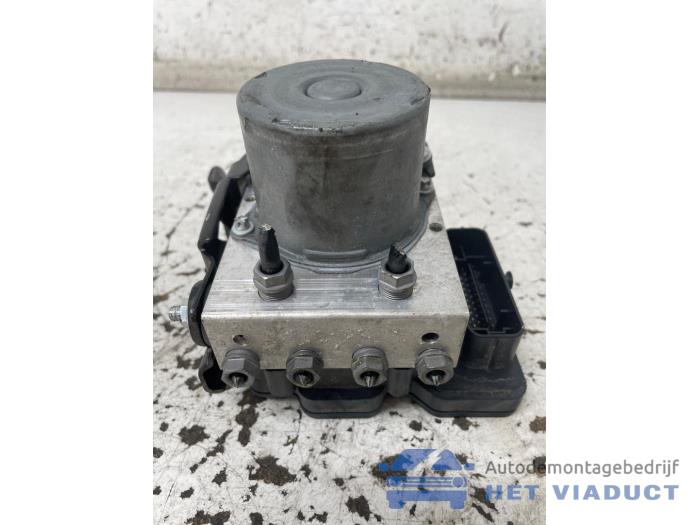 Used ABS pump Skoda Fabia III Combi (NJ5) 1.0 TSI 12V Price € 40,00 Margin scheme offered by Het Viaduct