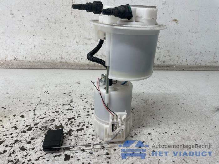 Begagnade Bensinpump Toyota Aygo (B40) 1.0 12V VVT-i Pris € 40,00 Marginaltabell erbjuds av Het Viaduct