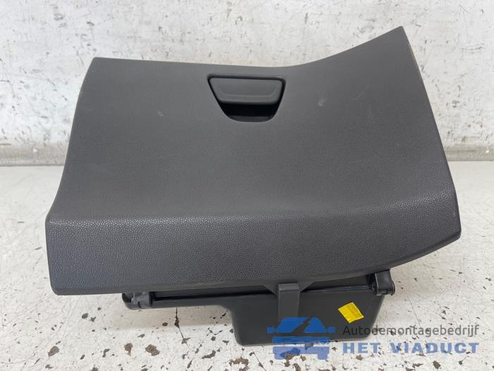 Begagnade Handskfack Ford Fiesta 6 (JA8) 1.0 SCI 12V 80 Pris € 20,00 Marginaltabell erbjuds av Het Viaduct