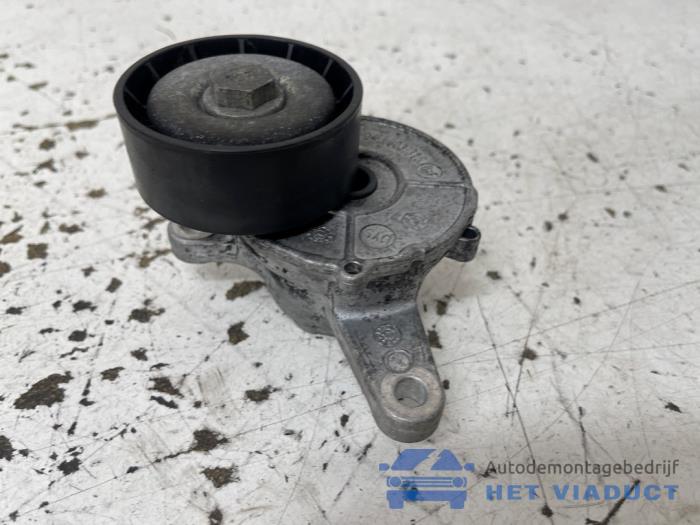 Usados Rodillo tensor correa múltiple Audi A4 Avant (B9) 2.0 TDI Ultra 16V Precio € 20,00 Norma de margen ofrecido por Het Viaduct