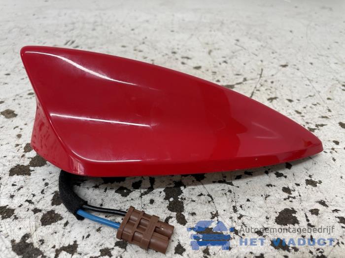 Używane Antena Opel Astra K Sports Tourer 1.4 Turbo 16V Cena € 70,00 Procedura marży oferowane przez Het Viaduct