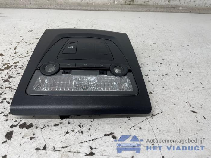 Begagnade Innerbelysning, fram BMW 5 serie (F10) 520i 16V Pris € 40,00 Marginaltabell erbjuds av Het Viaduct