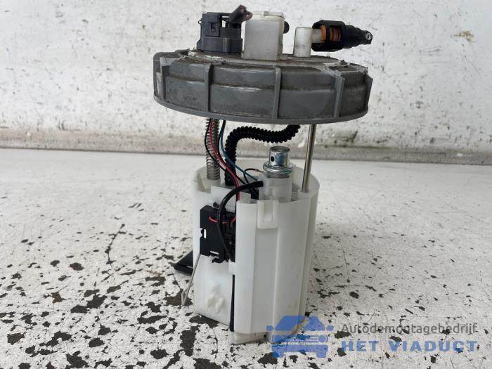 Begagnade Bensinpump Mitsubishi Space Star (A0) 1.0 12V Pris € 50,00 Marginaltabell erbjuds av Het Viaduct