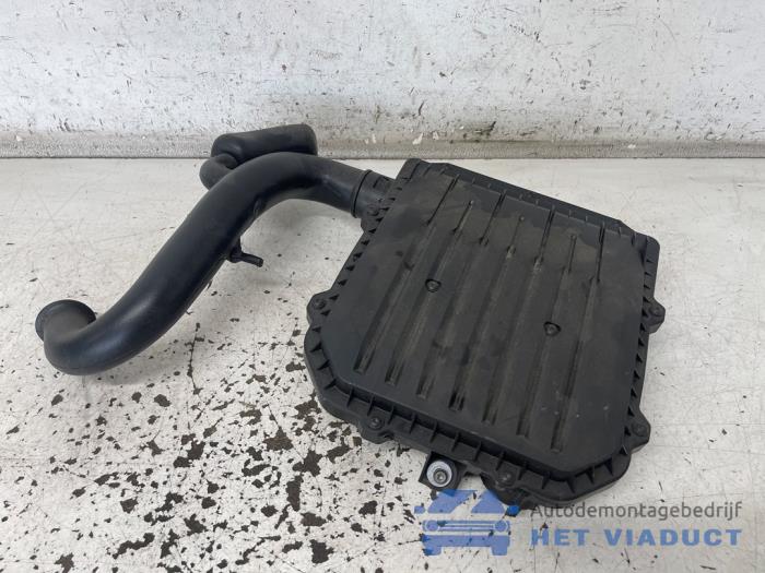 Begagnade Luftfilterhus Volkswagen Polo VI (AW1) 1.0 MPi 12V Pris € 50,00 Marginaltabell erbjuds av Het Viaduct