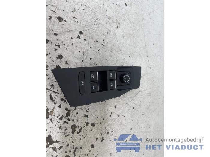 Usados Interruptor combinado de ventanillas Volkswagen Polo VI (AW1) 1.0 MPi 12V Precio € 80,00 Norma de margen ofrecido por Het Viaduct