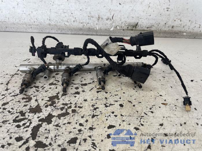 Gebrauchte Kraftstoffverteiler Volkswagen Golf VII (AUA) 2.0 GTI 16V Preis € 100,00 Margenregelung angeboten von Het Viaduct