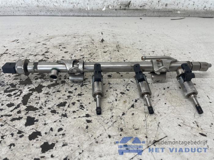 Usagé Système d'injection Volkswagen Golf VII (AUA) 1.2 TSI 16V Prix € 80,00 Règlement à la marge proposé par Het Viaduct