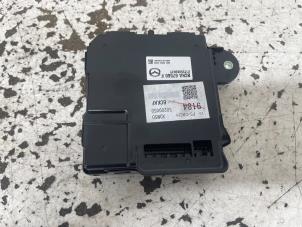 Używane Sterownik Body Control Mazda CX-30 (DM) 2.0 e-SkyActiv-X 181 M Hybrid 16V Cena € 240,00 Procedura marży oferowane przez Het Viaduct