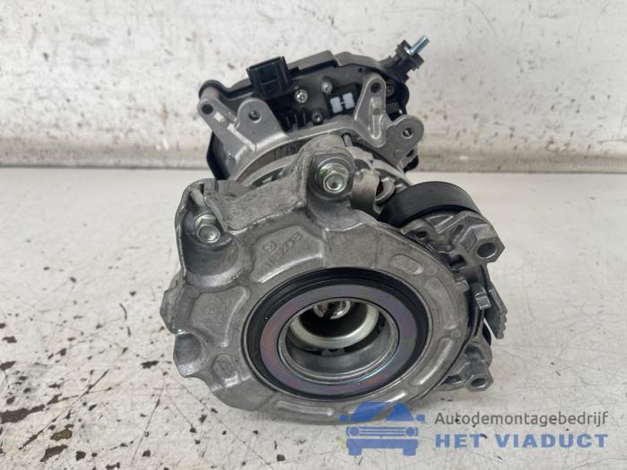 Gebrauchte Dynamo Mazda CX-30 (DM) 2.0 e-SkyActiv-X 181 M Hybrid 16V Preis € 200,00 Margenregelung angeboten von Het Viaduct