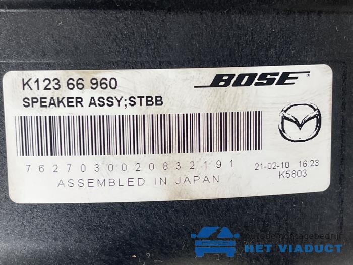 Subwoofer Mazda CX-30 2.0 e-SkyActiv-X 181 M Hybrid 16V