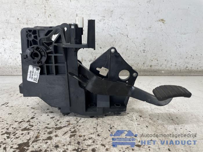 Używane Pedal hamulca Renault Twingo III (AH) 1.0 SCe 70 12V Cena € 40,00 Procedura marży oferowane przez Het Viaduct
