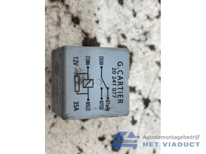 Begagnade Relä Mitsubishi Space Star (A0) 1.0 12V Pris € 10,00 Marginaltabell erbjuds av Het Viaduct