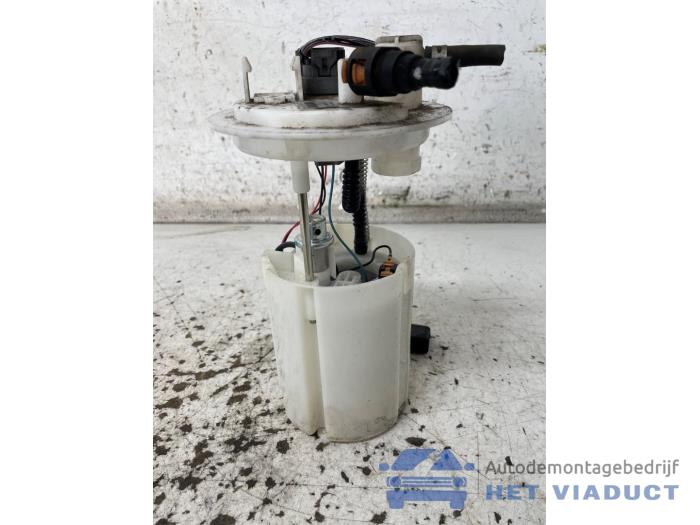 Begagnade Bensinpump Mitsubishi Space Star (A0) 1.0 12V Pris € 40,00 Marginaltabell erbjuds av Het Viaduct