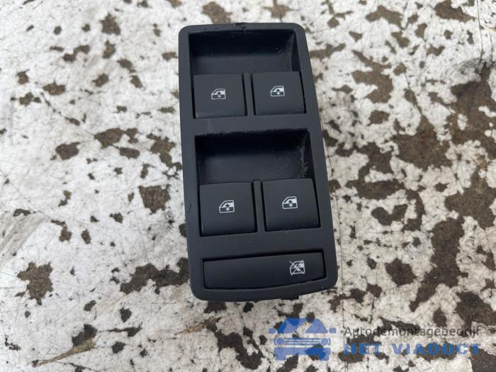 Używane Przelacznik combi okienny Opel Insignia Sports Tourer 2.0 CDTI 16V 160 Ecotec Cena € 20,00 Procedura marży oferowane przez Het Viaduct