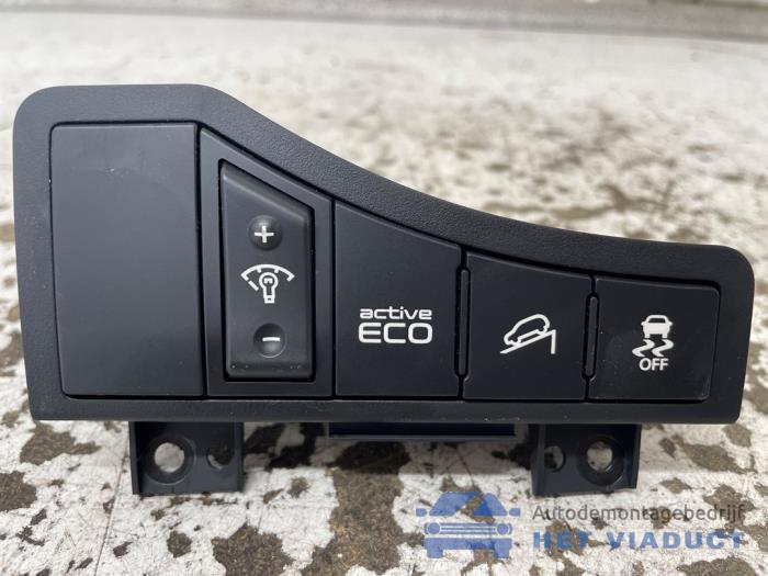 Używane Przelacznik ESP Kia Sportage (SL) 2.0 CRDi 16V VGT 4x4 Cena € 40,00 Procedura marży oferowane przez Het Viaduct