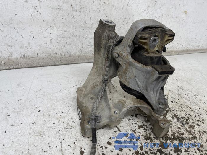 Used Engine mount Audi A4 Avant (B9) 2.0 TDI Ultra 16V Price € 100,00 Margin scheme offered by Het Viaduct