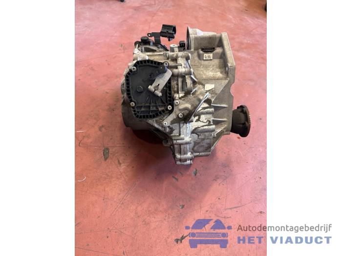 Boite de vitesses d'un Volkswagen Golf VII (AUA) 1.2 TSI 16V 2015