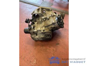 Boite de vitesses d'un Volkswagen Golf VII (AUA) 1.2 TSI 16V 2015