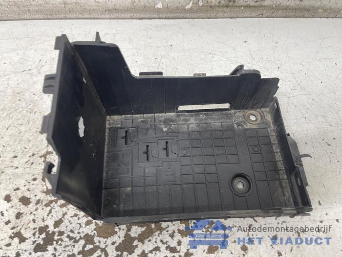 Begagnade Batterilåda Peugeot 2008 (CU) 1.5 BlueHDi 100 Pris € 25,00 Marginaltabell erbjuds av Het Viaduct