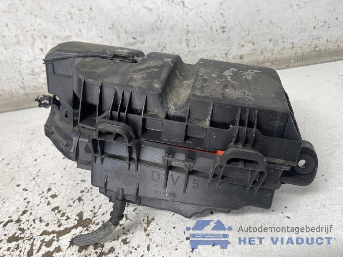 Begagnade Luftfilterhus Peugeot 2008 (CU) 1.5 BlueHDi 100 Pris € 40,00 Marginaltabell erbjuds av Het Viaduct