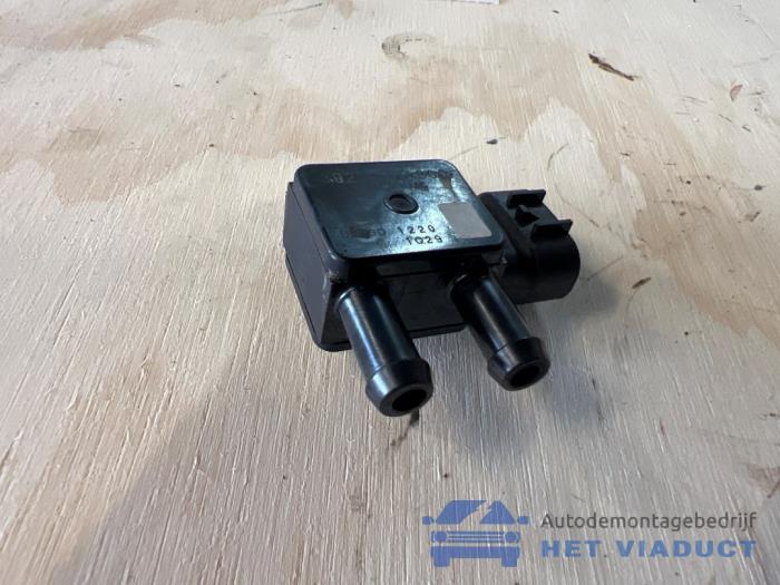 Begagnade Partikelfiltersensor Skoda Superb Combi (3V5) 2.0 TDI 4x4 Pris € 20,00 Marginaltabell erbjuds av Het Viaduct