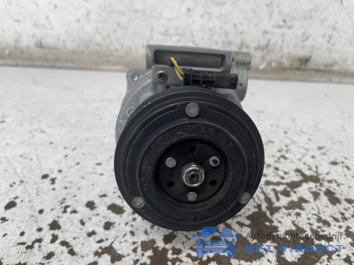 Usagé Pompe clim Opel Astra K 1.5 CDTi 105 12V Prix € 175,00 Règlement à la marge proposé par Het Viaduct